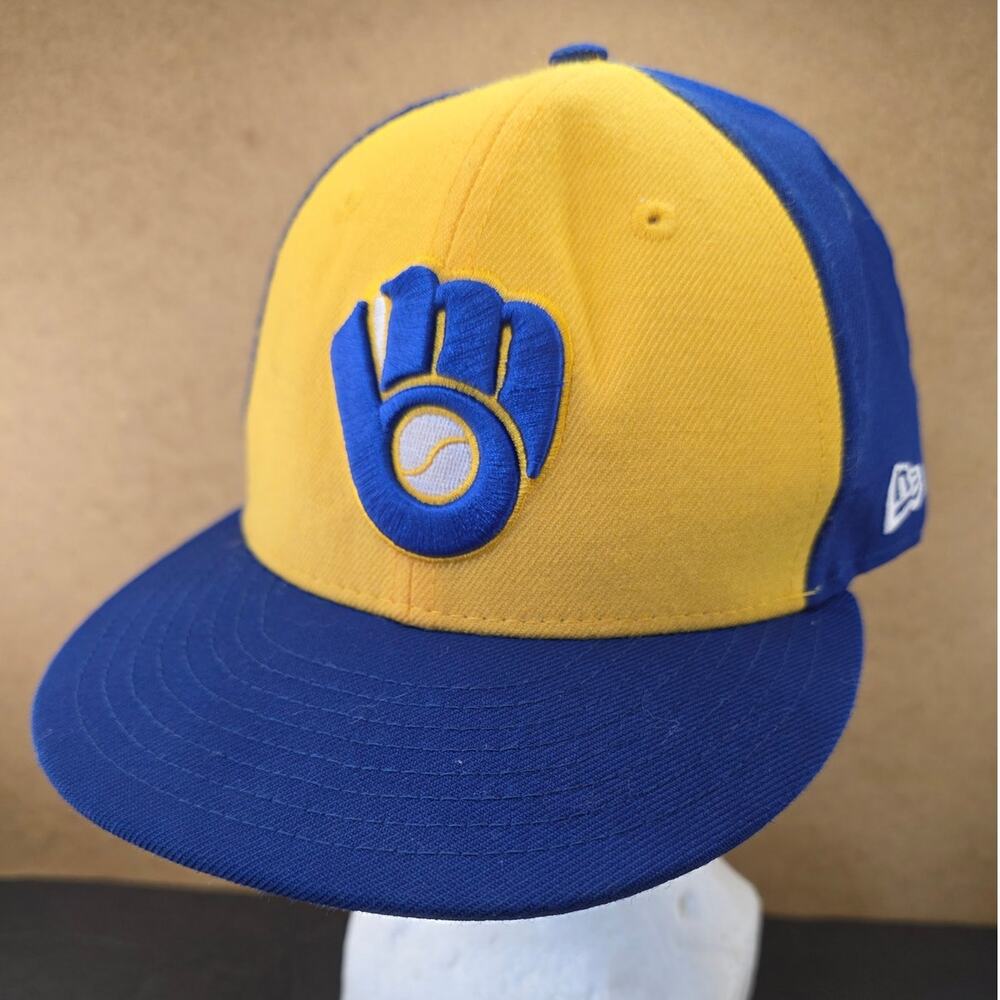 Milwaukee Brewers Cooperstown Collection "M-glove" logo by New Era size 7 1/2